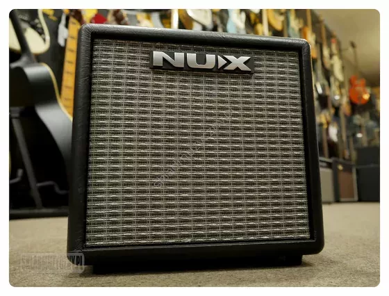 Nux Mighty 8 BT ][ Wzmacniacz gitarowy typu combo 1x6.5